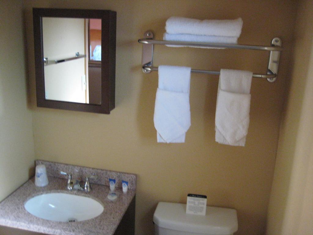 Americas Best Value Inn - Porterville Quarto foto